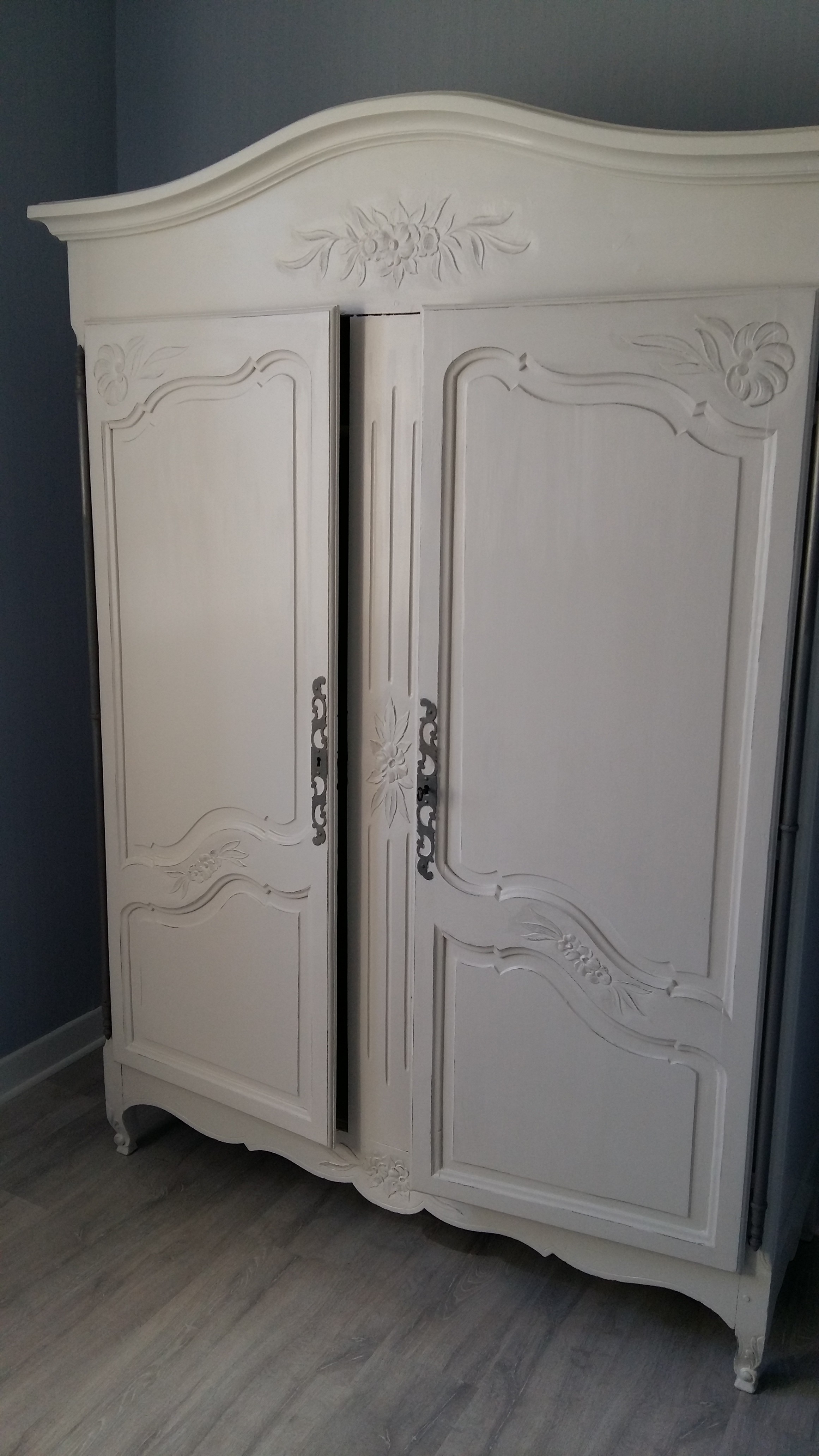 Elégance et charme pour une vieille armoire Fdeco agencement